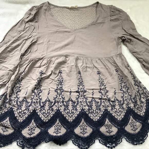 Altar'd State Embroidered Tunic Top Women's Medium 100% Rayon Lace Accents Blue - Picture 10 of 12